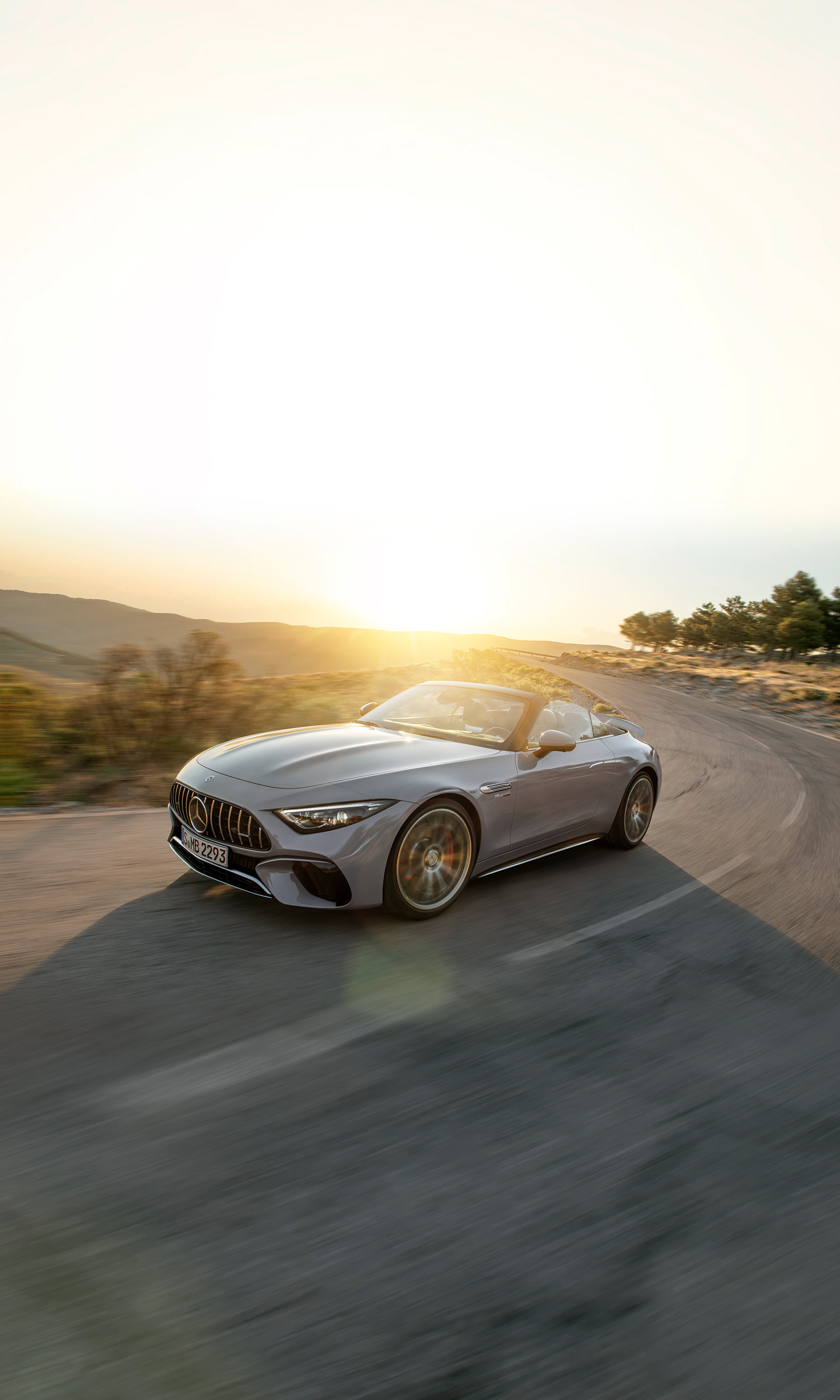 Download 2022 Mercedes-AMG SL 55 4MATIC+ - Front Three-Quarter HD Phone Wallpaper 1440x2400 #3