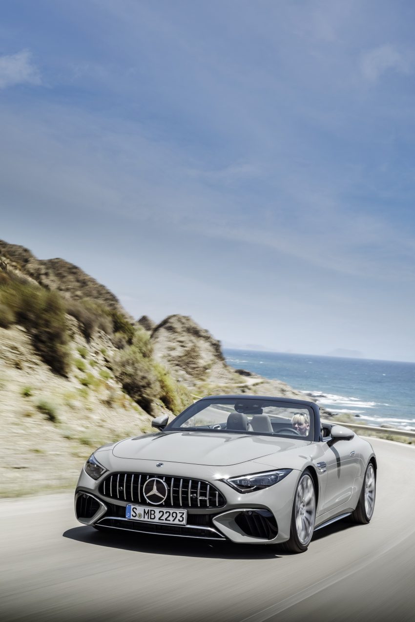 2022 Mercedes-AMG SL 55 4MATIC+ - Front Phone Wallpaper 850x1273 #21