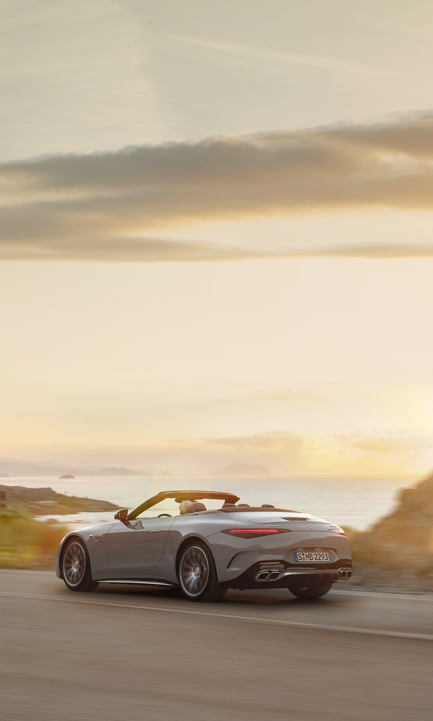 Download 2022 Mercedes-AMG SL 55 4MATIC+ - Rear Three-Quarter HD Phone Wallpaper 1440x2400 #12