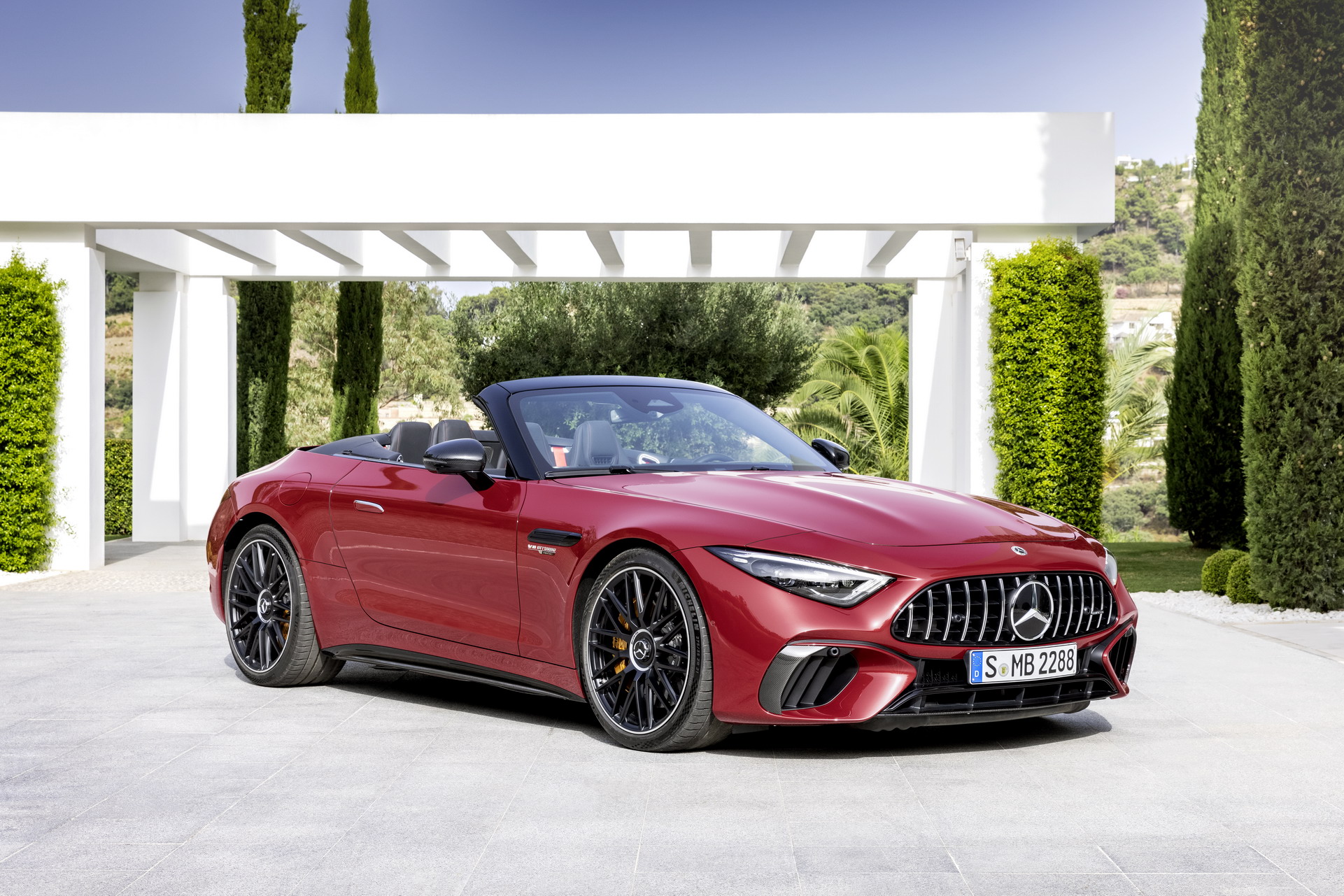 Download 2022 Mercedes-AMG SL 63 4MATIC+ - Front Three-Quarter HD Wallpaper 1921x1281 #18