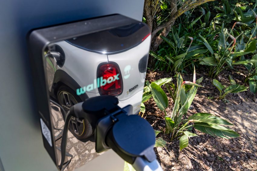 2022 Mini Cooper SE Convertible Concept - Charging Connector Wallpaper 850x567 #103