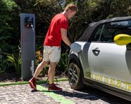 2022 Mini Cooper SE Convertible Concept - Charging Wallpaper 190x150