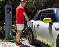 2022 Mini Cooper SE Convertible Concept - Charging Wallpaper 190x150