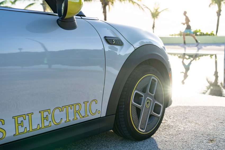 2022 Mini Cooper SE Convertible Concept - Detail Wallpaper 850x567 #252