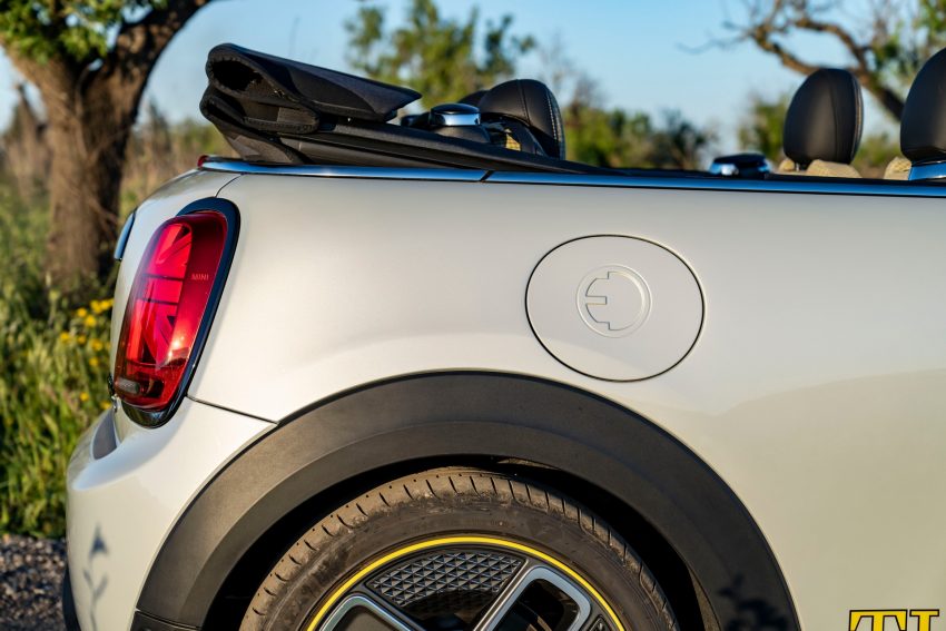 2022 Mini Cooper SE Convertible Concept - Detail Wallpaper 850x567 #139