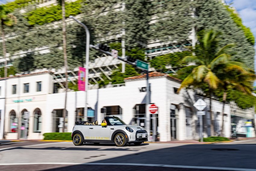 2022 Mini Cooper SE Convertible Concept - Front Three-Quarter Wallpaper 850x567 #192