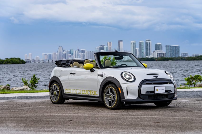 2022 Mini Cooper SE Convertible Concept - Front Three-Quarter Wallpaper 850x567 #216