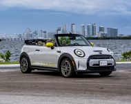 2022 Mini Cooper SE Convertible Concept - Front Three-Quarter Wallpaper 190x150