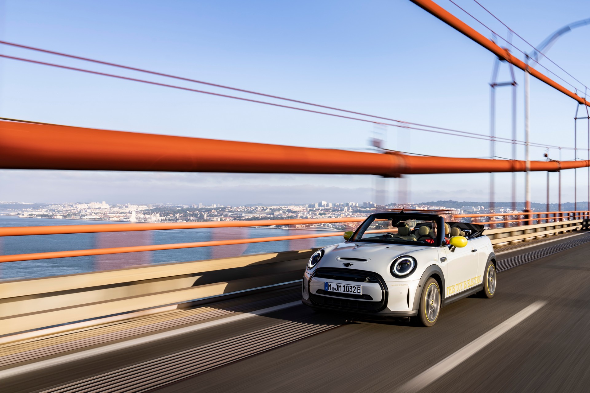 Download 2022 Mini Cooper SE Convertible Concept - Front Three-Quarter HD Wallpaper 1920x1280 #32