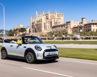 2022 Mini Cooper SE Convertible Concept - Front Three-Quarter Wallpaper 190x150