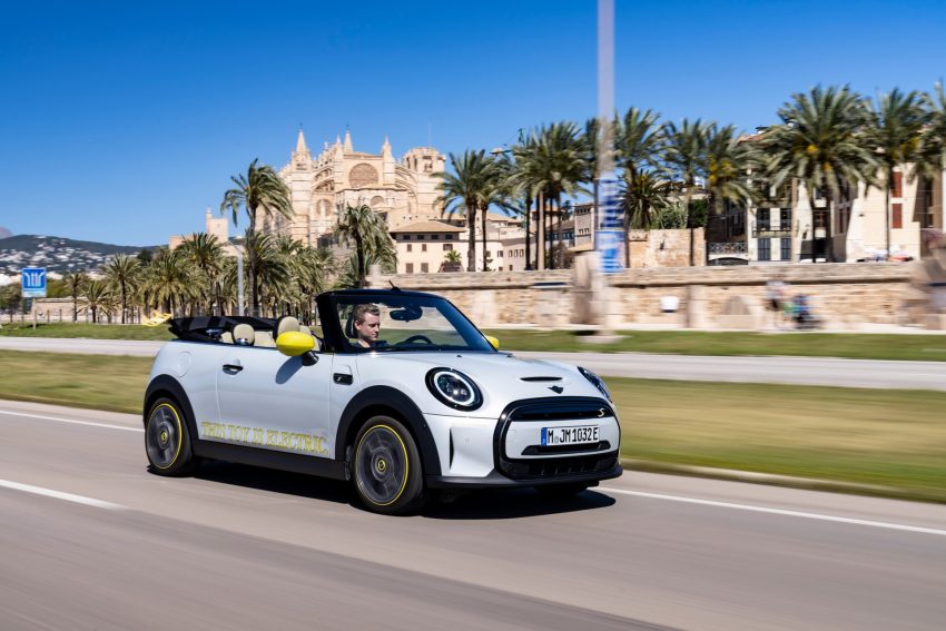 2022 Mini Cooper SE Convertible Concept - Front Three-Quarter Wallpaper 850x567 #119