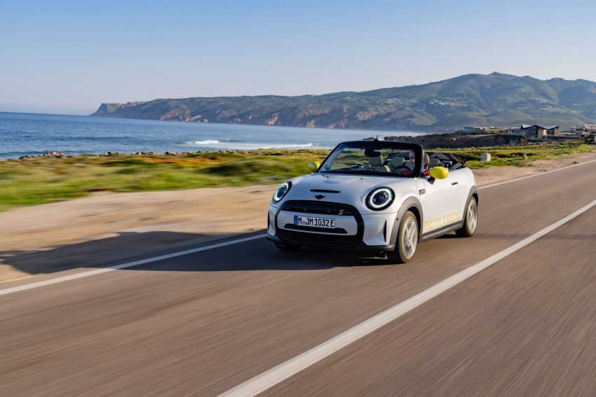 2022 Mini Cooper SE Convertible Concept - Front Three-Quarter Wallpaper 850x567 #21