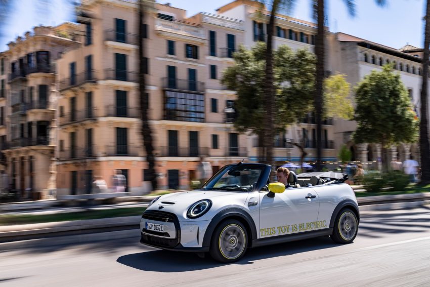 2022 Mini Cooper SE Convertible Concept - Front Three-Quarter Wallpaper 850x567 #124