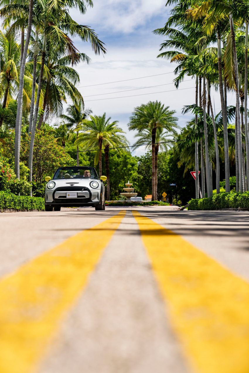 2022 Mini Cooper SE Convertible Concept - Front Phone Wallpaper 850x1275 #226