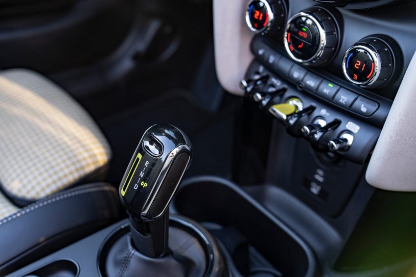 2022 Mini Cooper SE Convertible Concept - Interior, Detail Wallpaper 850x567 #153