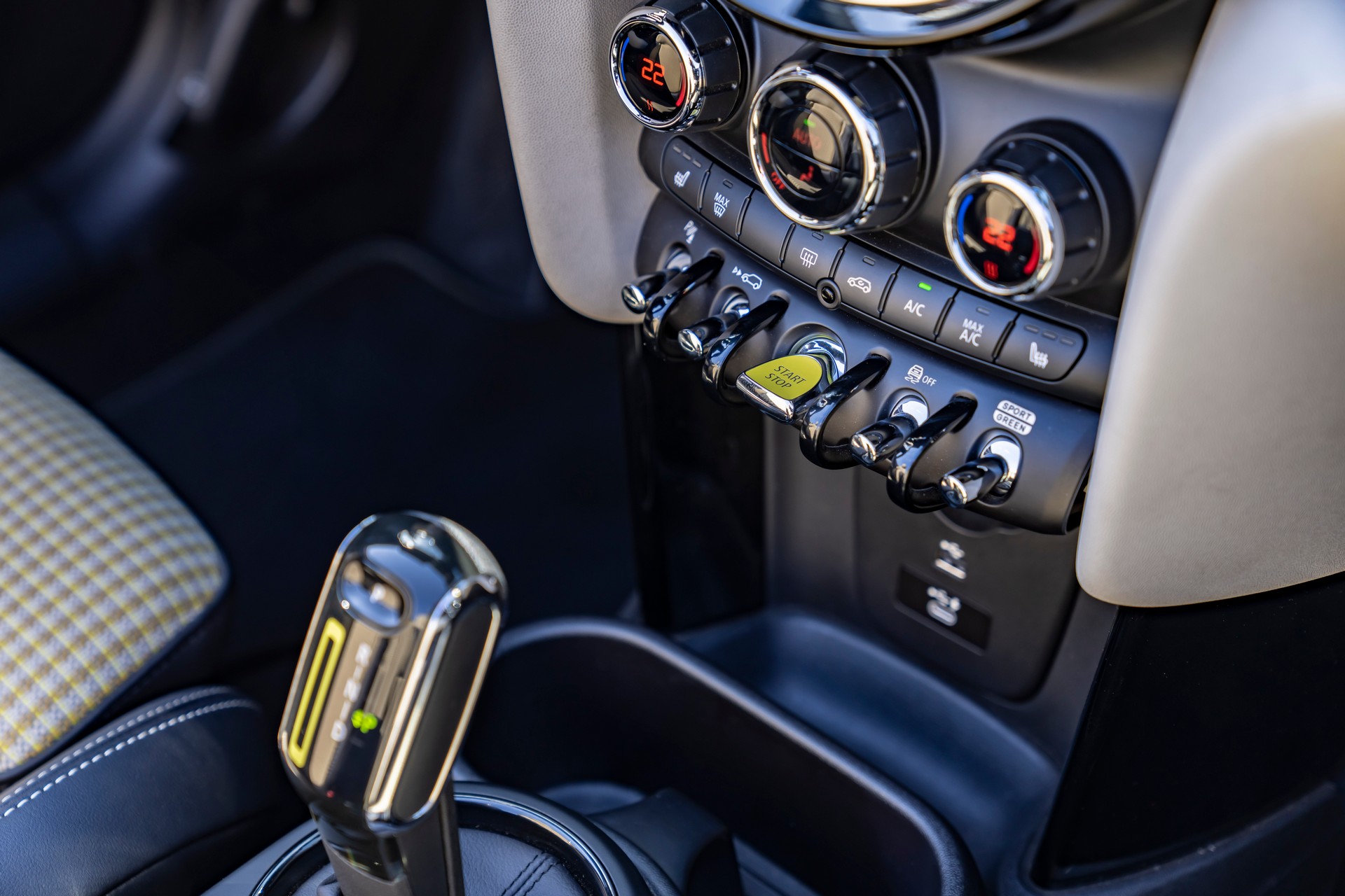 Download 2022 Mini Cooper SE Convertible Concept - Interior, Detail HD Wallpaper 1920x1280 #112