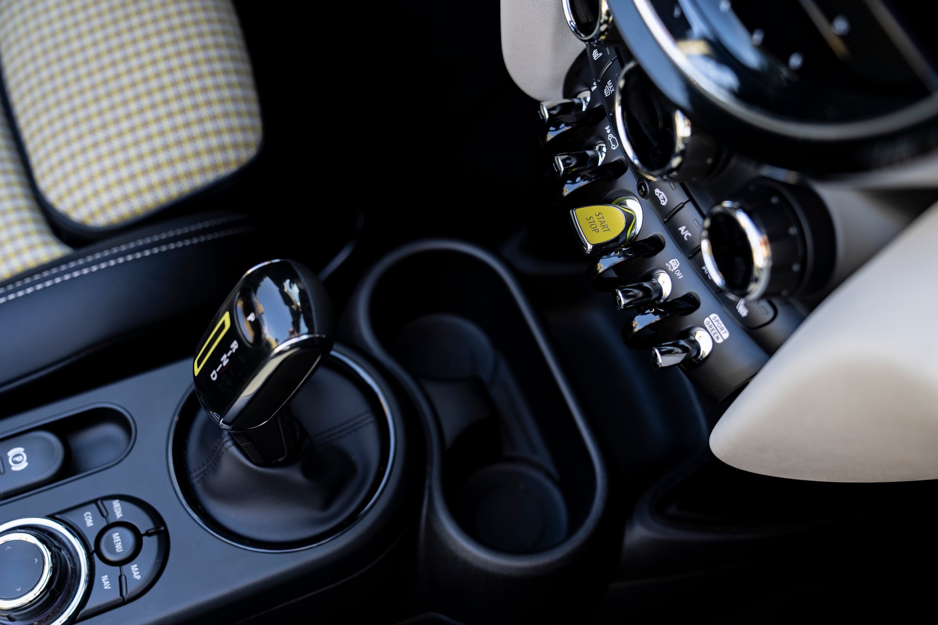 Download 2022 Mini Cooper SE Convertible Concept - Interior, Detail HD Wallpaper 1920x1280 #269