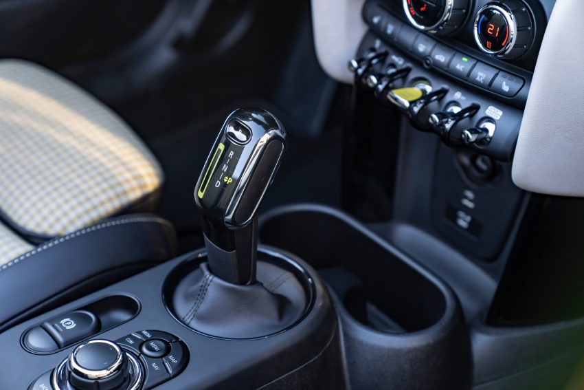 2022 Mini Cooper SE Convertible Concept - Interior, Detail Wallpaper 850x567 #154