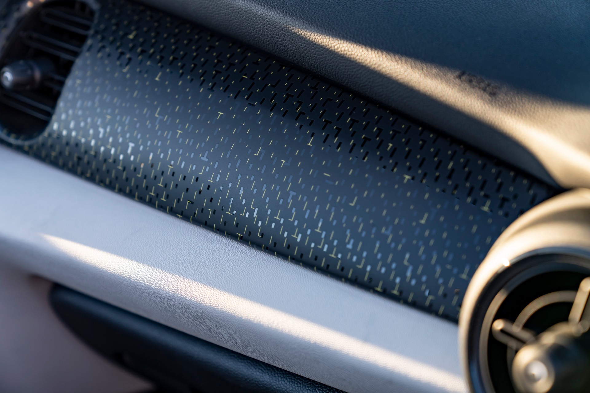 Download 2022 Mini Cooper SE Convertible Concept - Interior, Detail HD Wallpaper 1920x1280 #155