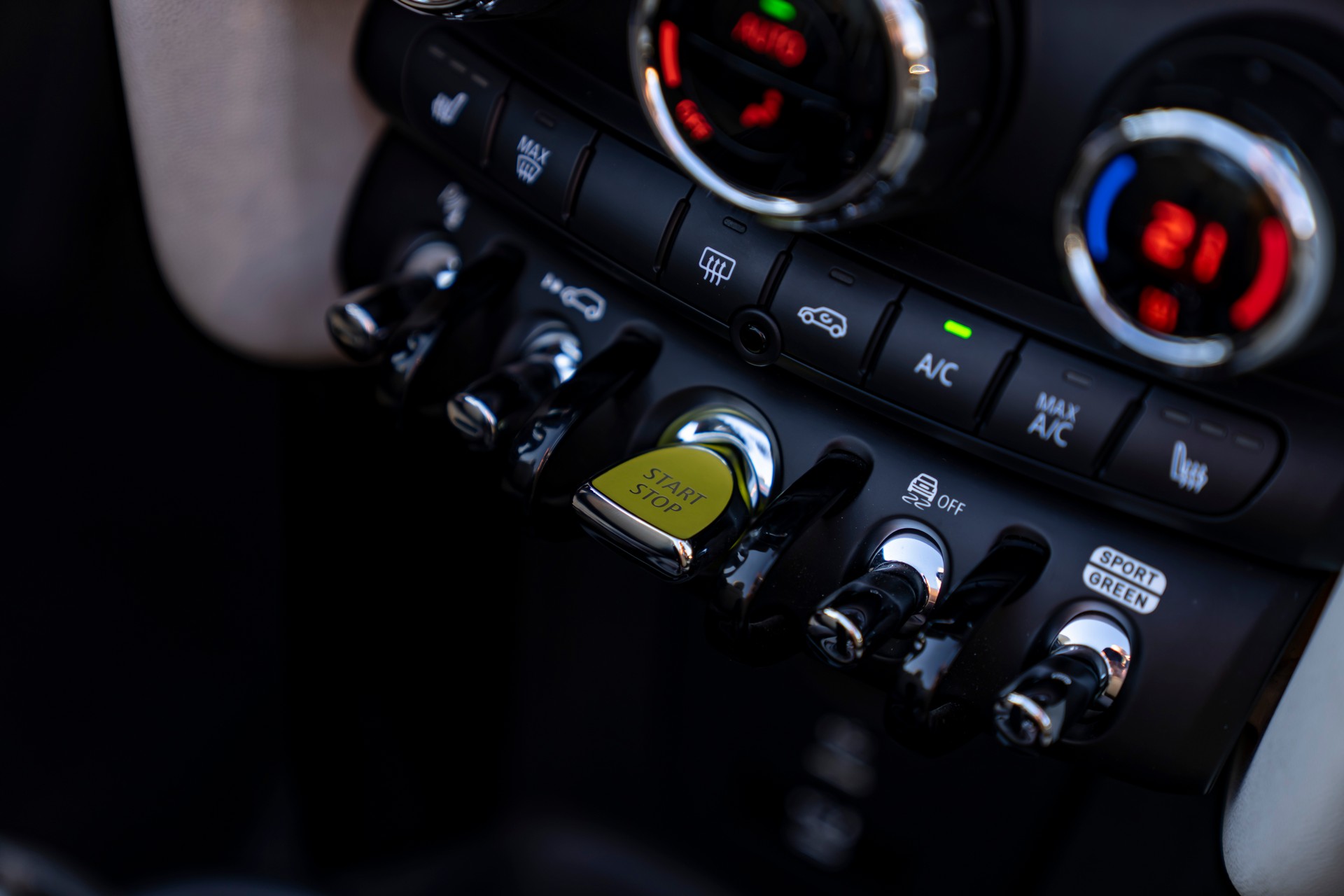 Download 2022 Mini Cooper SE Convertible Concept - Interior, Detail HD Wallpaper 1920x1280 #156