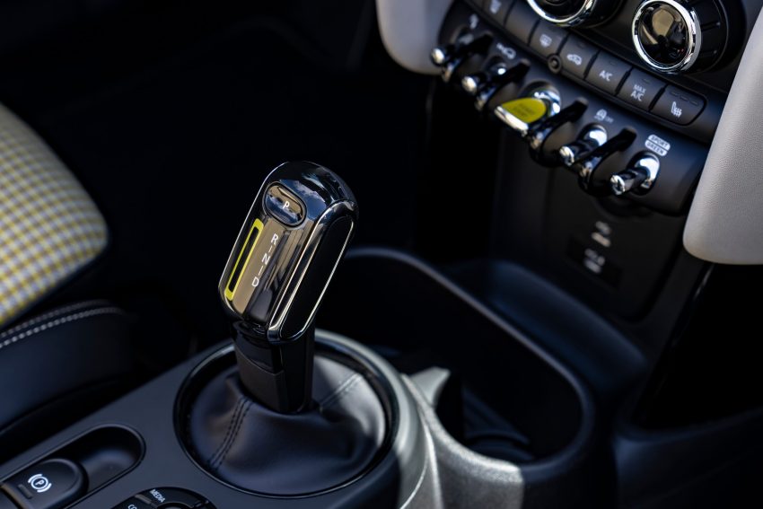 2022 Mini Cooper SE Convertible Concept - Interior, Detail Wallpaper 850x567 #272