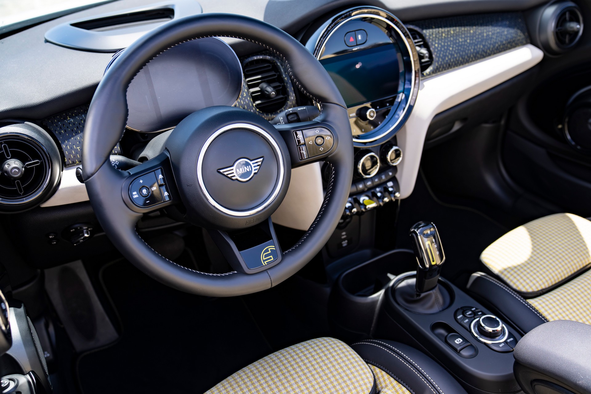 Download 2022 Mini Cooper SE Convertible Concept - Interior, Steering Wheel HD Wallpaper 1920x1280 #266