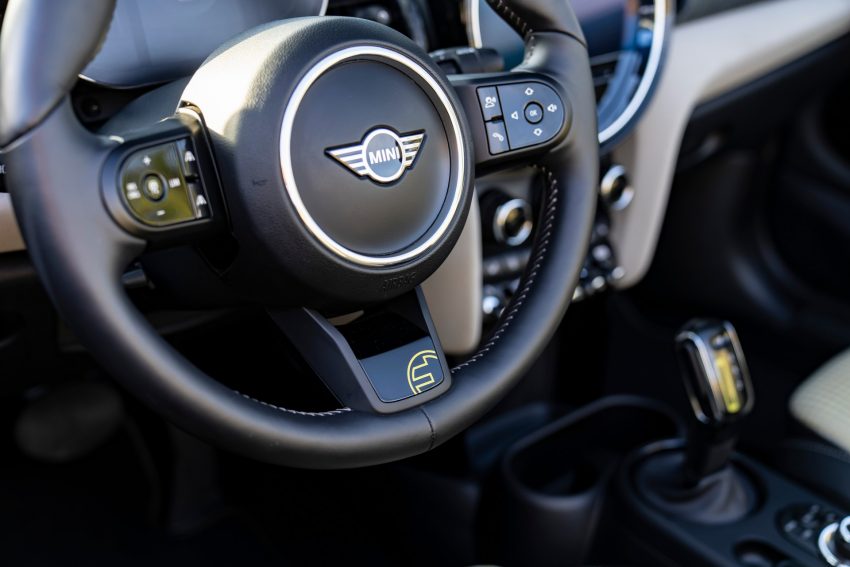 2022 Mini Cooper SE Convertible Concept - Interior, Steering Wheel Wallpaper 850x567 #267
