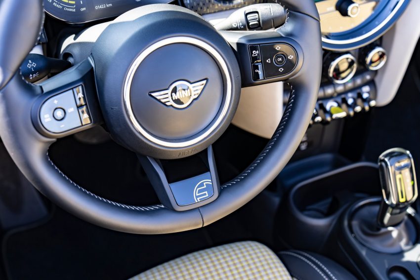 2022 Mini Cooper SE Convertible Concept - Interior, Steering Wheel Wallpaper 850x567 #115