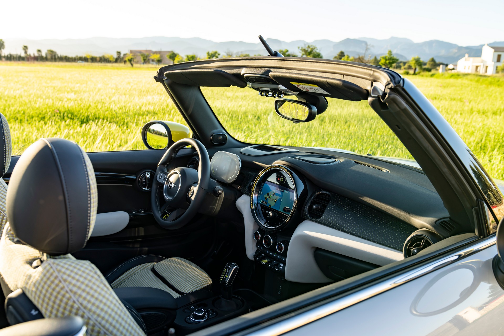 Download 2022 Mini Cooper SE Convertible Concept - Interior HD Wallpaper 1920x1280 #143