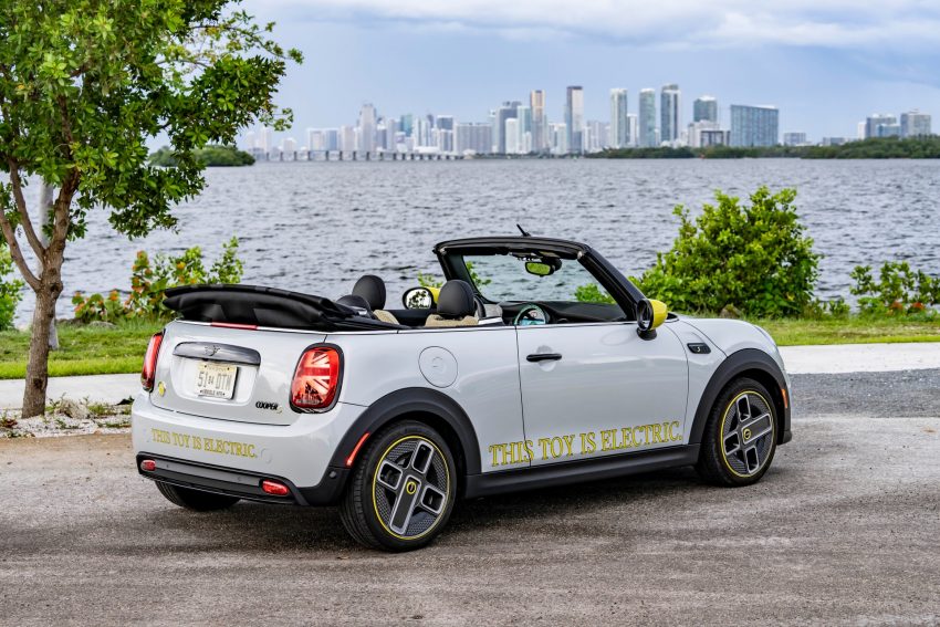 2022 Mini Cooper SE Convertible Concept - Rear Three-Quarter Wallpaper 850x567 #220
