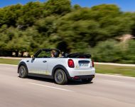 2022 Mini Cooper SE Convertible Concept - Rear Three-Quarter Wallpaper 190x150