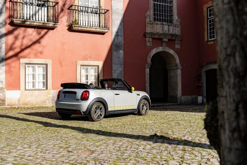 2022 Mini Cooper SE Convertible Concept - Rear Three-Quarter Wallpaper 850x567 #82