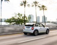 2022 Mini Cooper SE Convertible Concept - Rear Three-Quarter Wallpaper 190x150