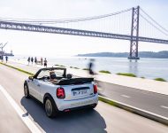 2022 Mini Cooper SE Convertible Concept - Rear Three-Quarter Wallpaper 190x150