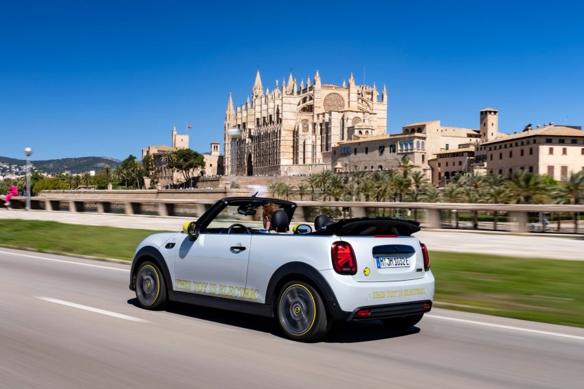 2022 Mini Cooper SE Convertible Concept - Rear Three-Quarter Wallpaper 850x567 #129