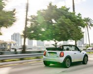 2022 Mini Cooper SE Convertible Concept - Rear Three-Quarter Wallpaper 190x150