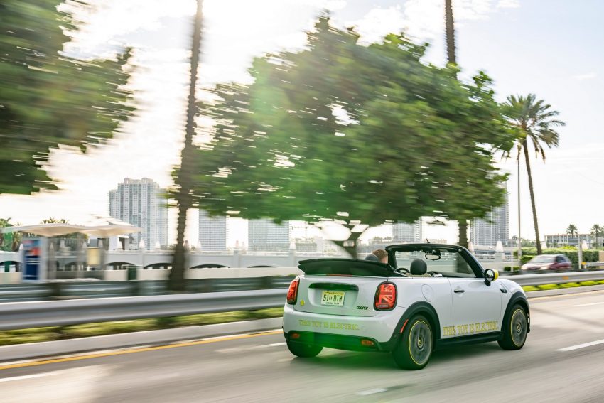 2022 Mini Cooper SE Convertible Concept - Rear Three-Quarter Wallpaper 850x567 #184