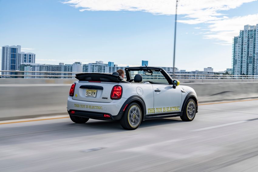 2022 Mini Cooper SE Convertible Concept - Rear Three-Quarter Wallpaper 850x567 #185