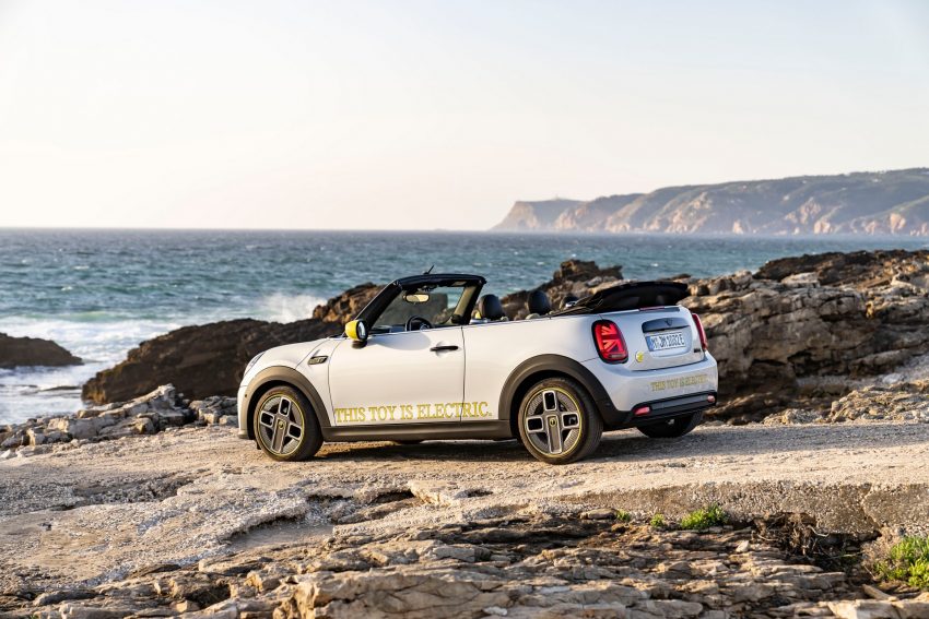 2022 Mini Cooper SE Convertible Concept - Rear Three-Quarter Wallpaper 850x567 #55