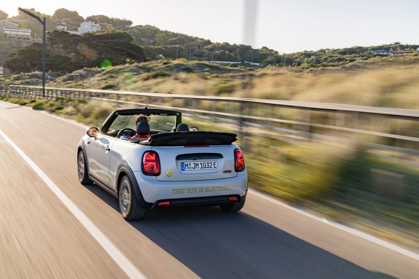 2022 Mini Cooper SE Convertible Concept - Rear Wallpaper 850x567 #17