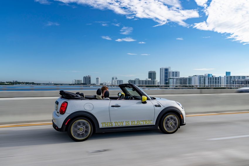 2022 Mini Cooper SE Convertible Concept - Side Wallpaper 850x567 #188