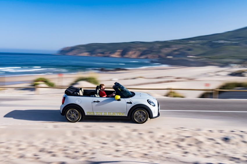 2022 Mini Cooper SE Convertible Concept - Side Wallpaper 850x567 #26