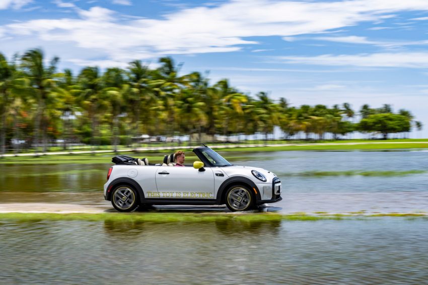 2022 Mini Cooper SE Convertible Concept - Side Wallpaper 850x567 #206