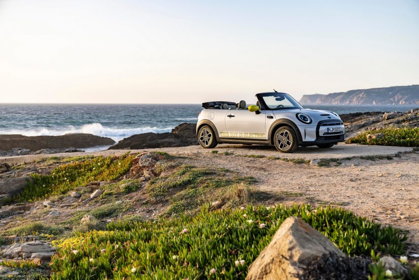 2022 Mini Cooper SE Convertible Concept - Side Wallpaper 850x567 #57