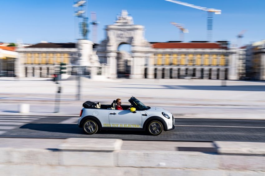 2022 Mini Cooper SE Convertible Concept - Side Wallpaper 850x567 #36