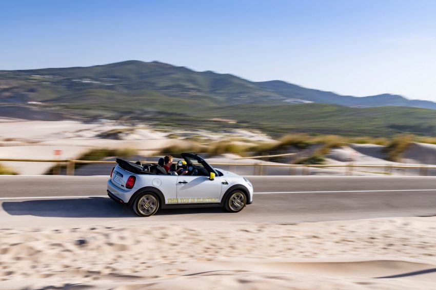 2022 Mini Cooper SE Convertible Concept - Side Wallpaper 850x567 #27