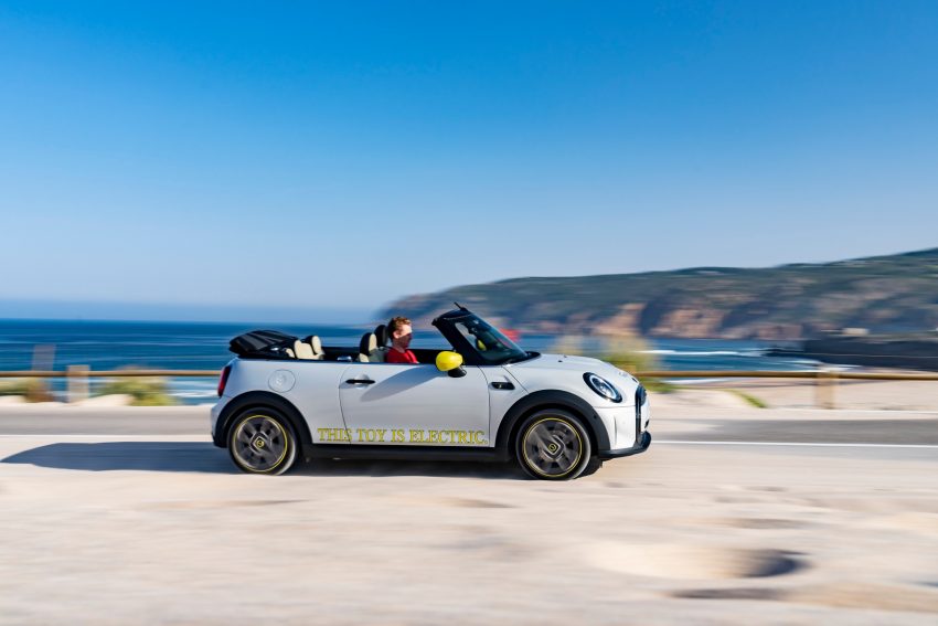 2022 Mini Cooper SE Convertible Concept - Side Wallpaper 850x567 #28
