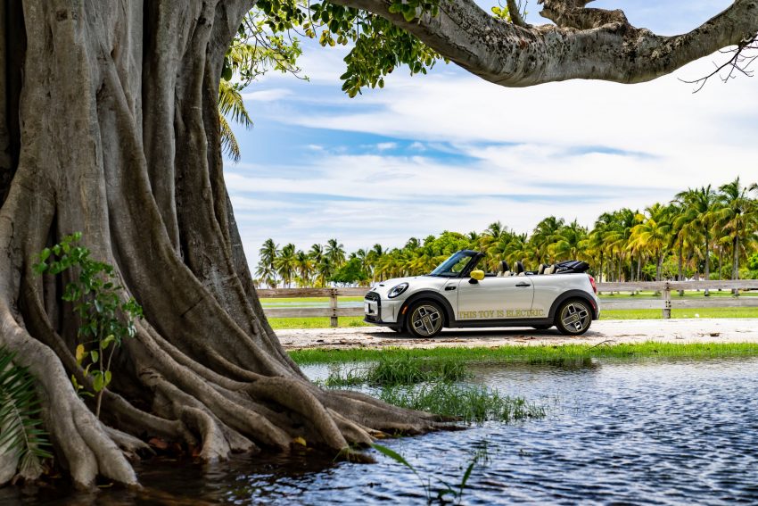 2022 Mini Cooper SE Convertible Concept - Side Wallpaper 850x567 #231