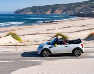 2022 Mini Cooper SE Convertible Concept - Side Wallpaper 190x150