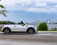 2022 Mini Cooper SE Convertible Concept - Side Wallpaper 190x150